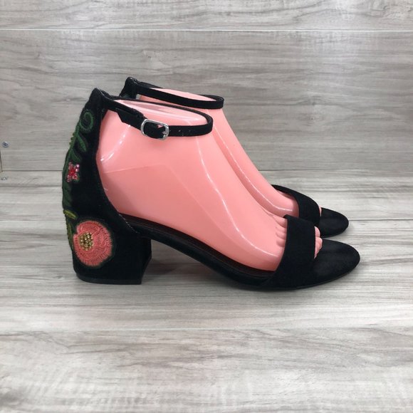 Steve Madden Shoes - Steve Madden Inca Black Suede Floral Stitching Heel Sandals Women's size 8M